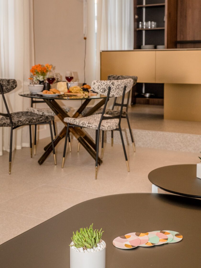 Neoclassical Apartment lilo